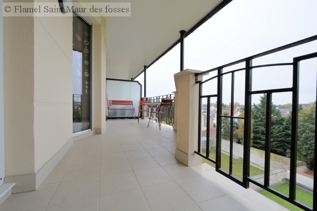 appartement a vendre a ST MAUR DES FOSSES 5 pieces, 130m2 habitables